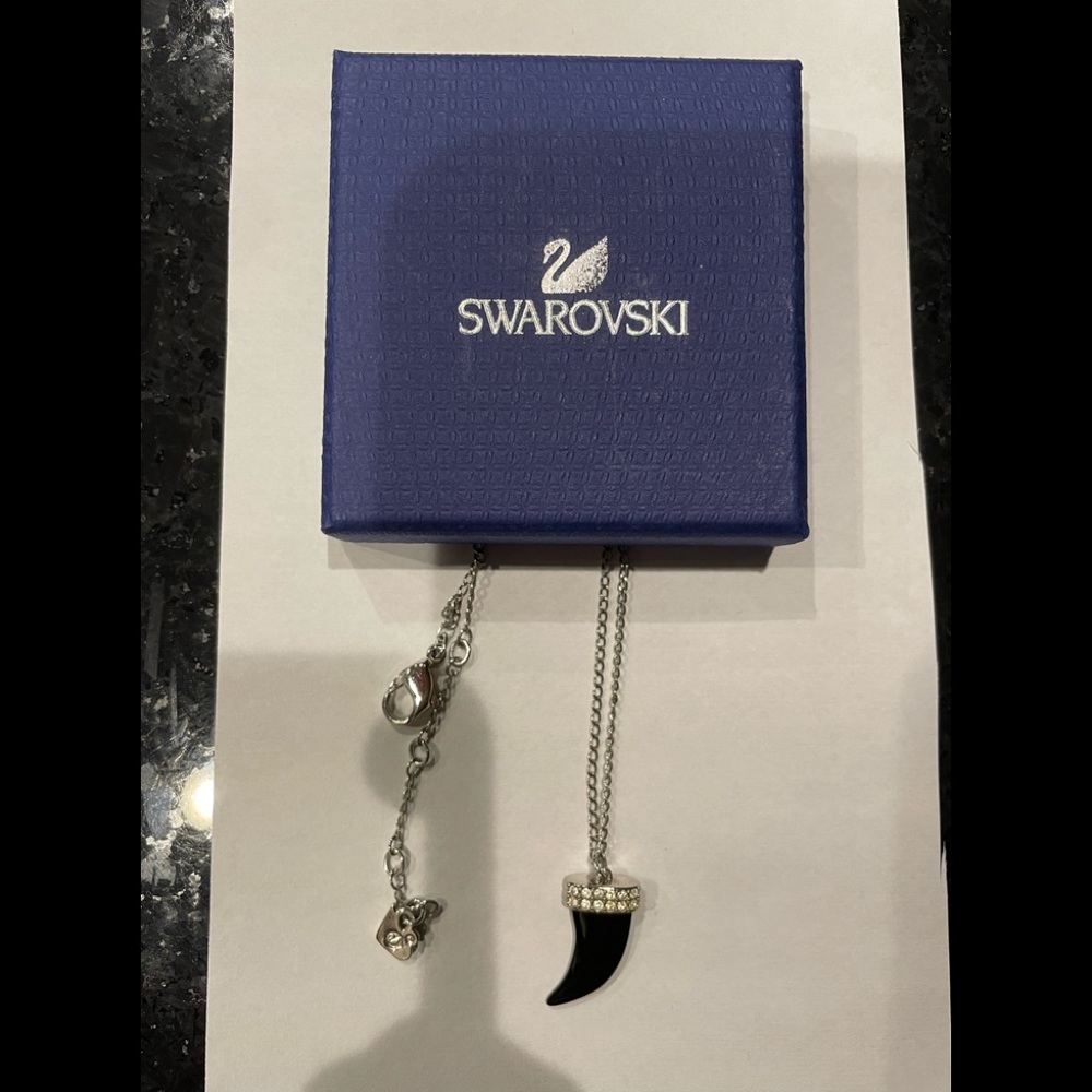 ✨sold✨ Swarovski necklace black ( shark teeth )